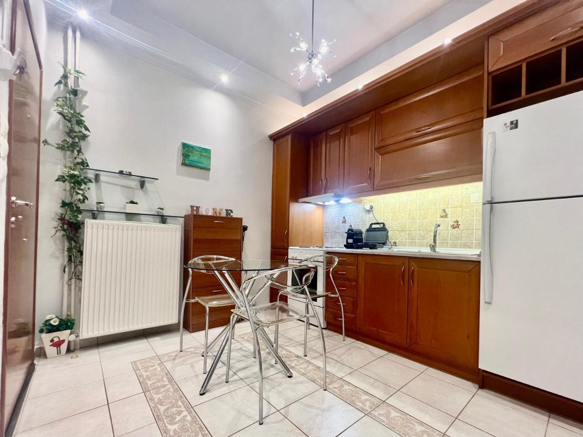 Apartamento Elegant Downtown Retreat Kalamata Exterior foto
