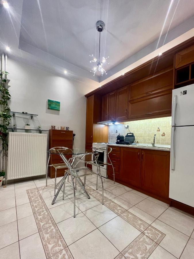 Apartamento Elegant Downtown Retreat Kalamata Exterior foto