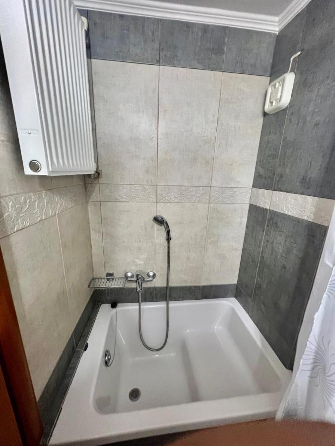 Apartamento Elegant Downtown Retreat Kalamata Exterior foto