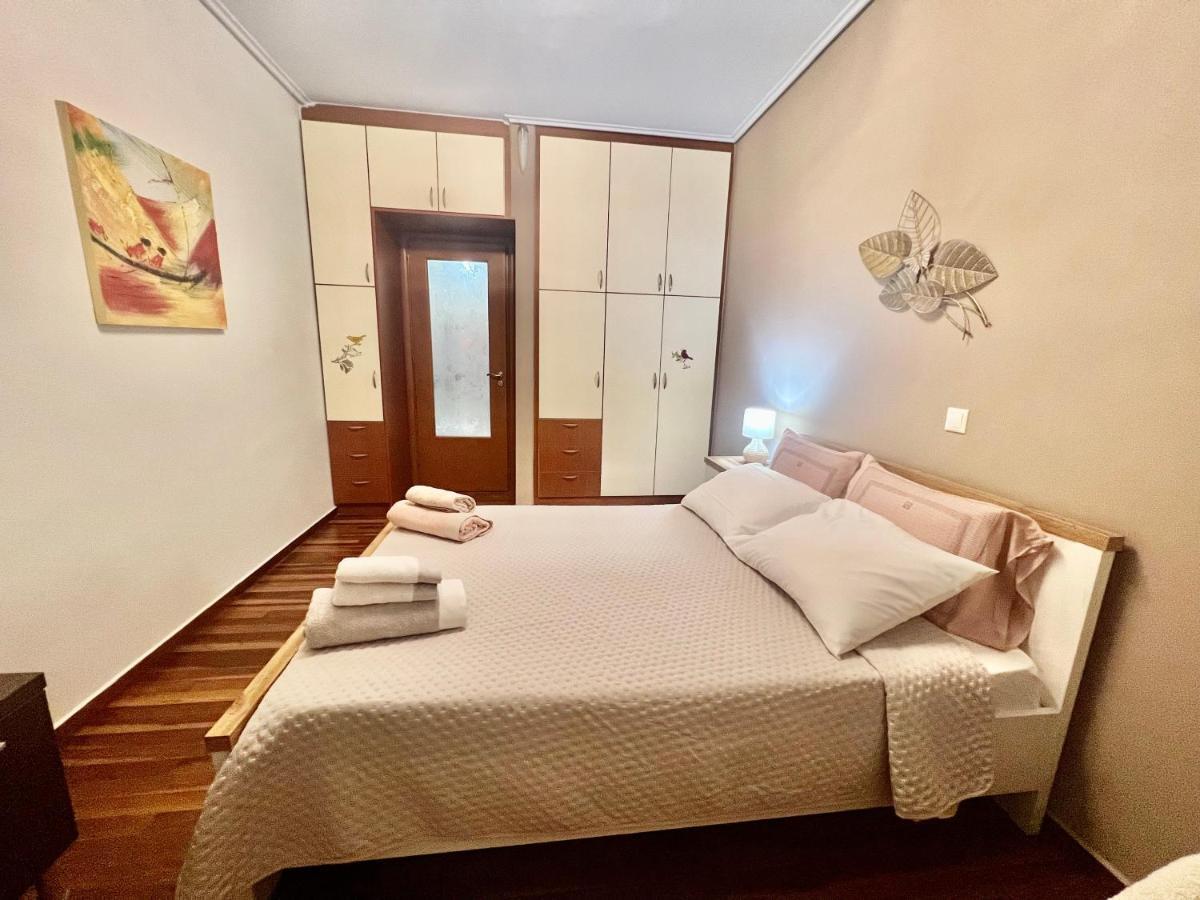 Apartamento Elegant Downtown Retreat Kalamata Exterior foto