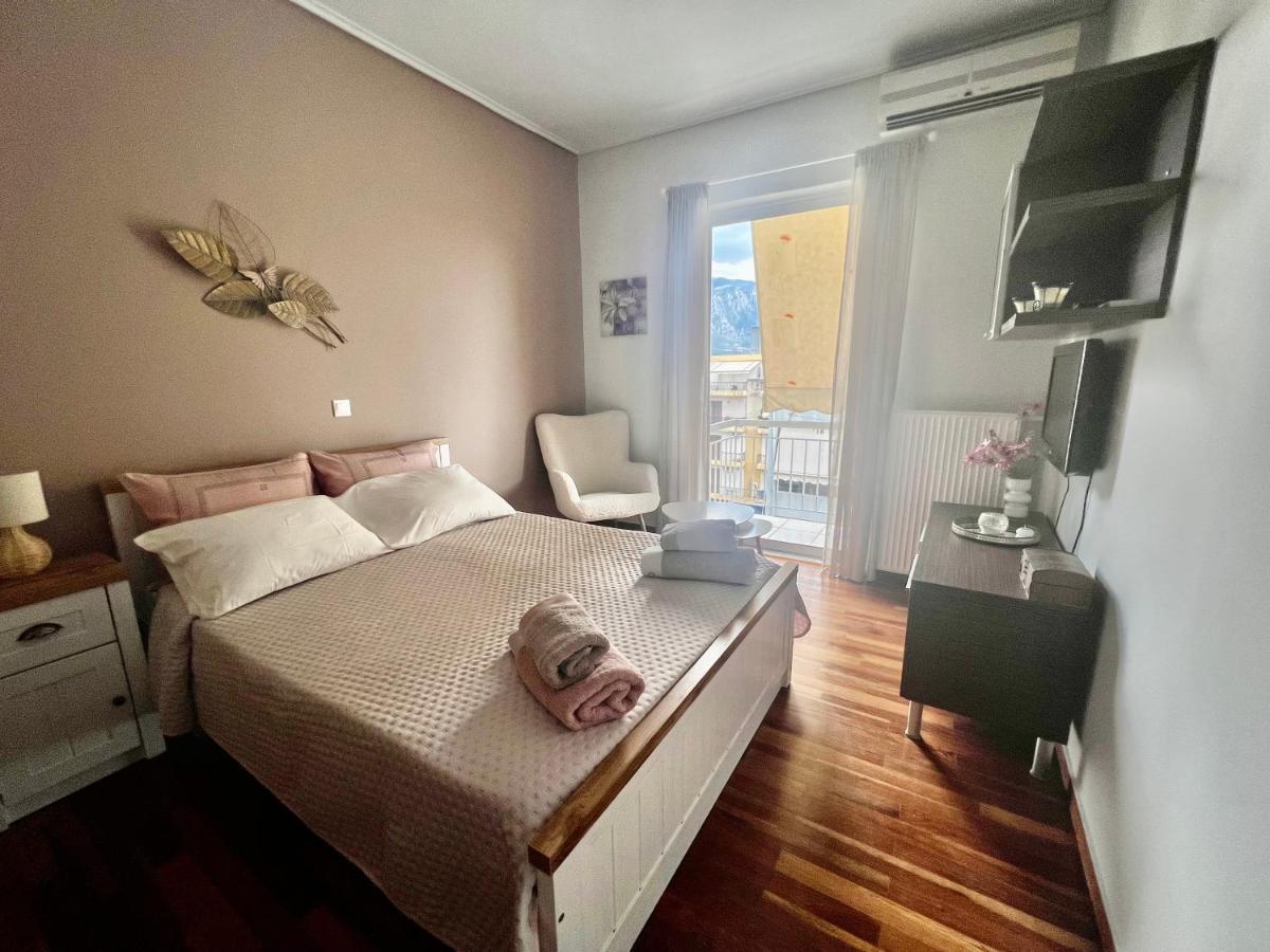 Apartamento Elegant Downtown Retreat Kalamata Exterior foto