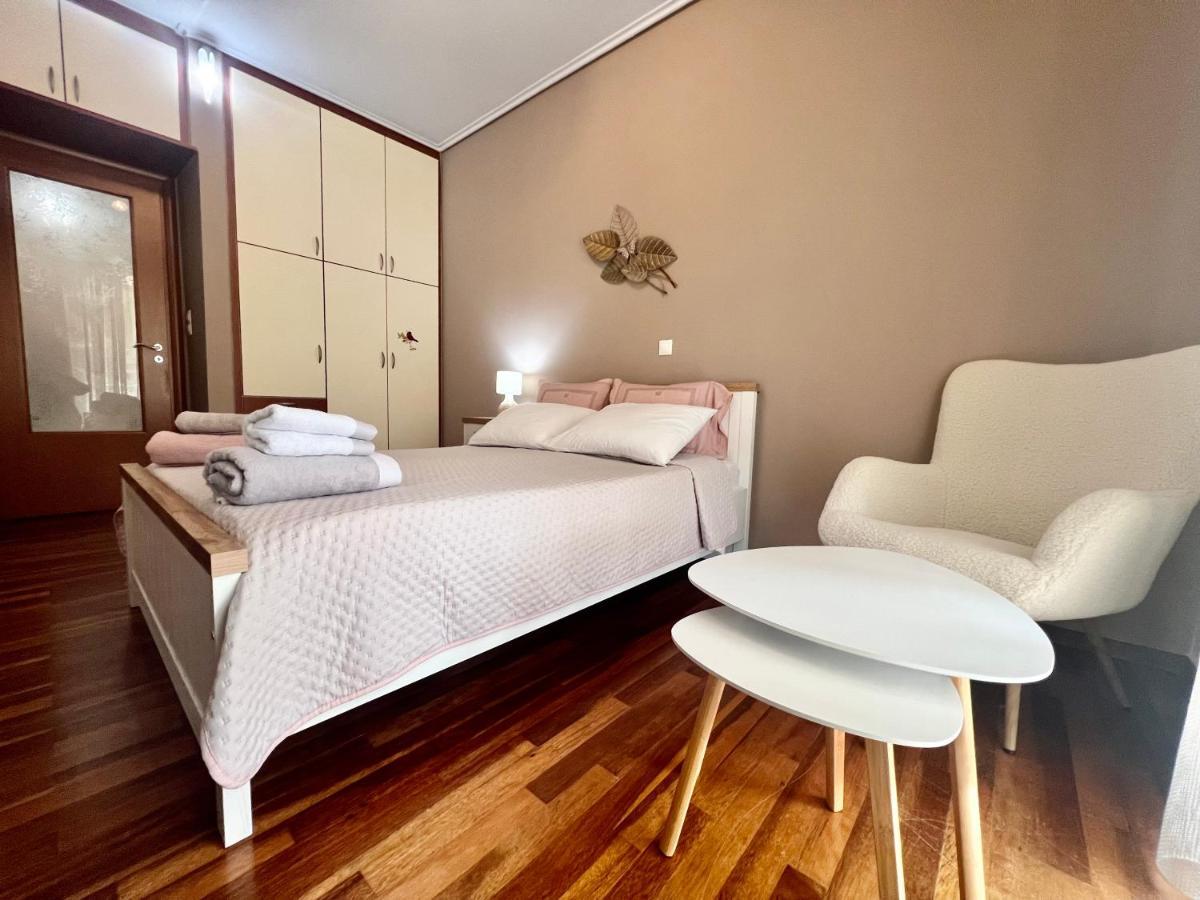 Apartamento Elegant Downtown Retreat Kalamata Exterior foto